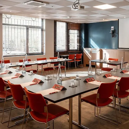 Hotel Ibis Centre Perrache 3*