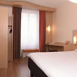 Ibis Centre Perrache Hotel 3*