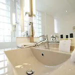 Ibis Centre Perrache Hotel 3*