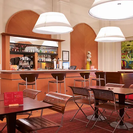 이비스 리용 센터 페라쉬