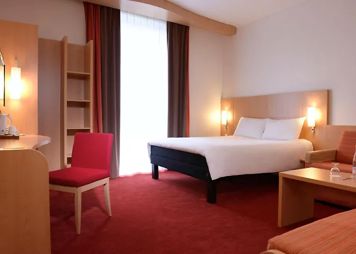 Ibis Centre Perrache Hotel 3*
