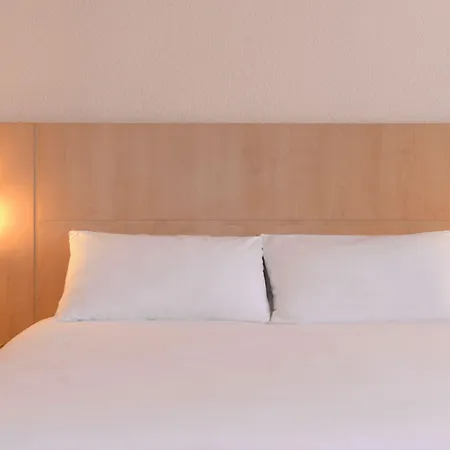 Ibis Centre Perrache 3*